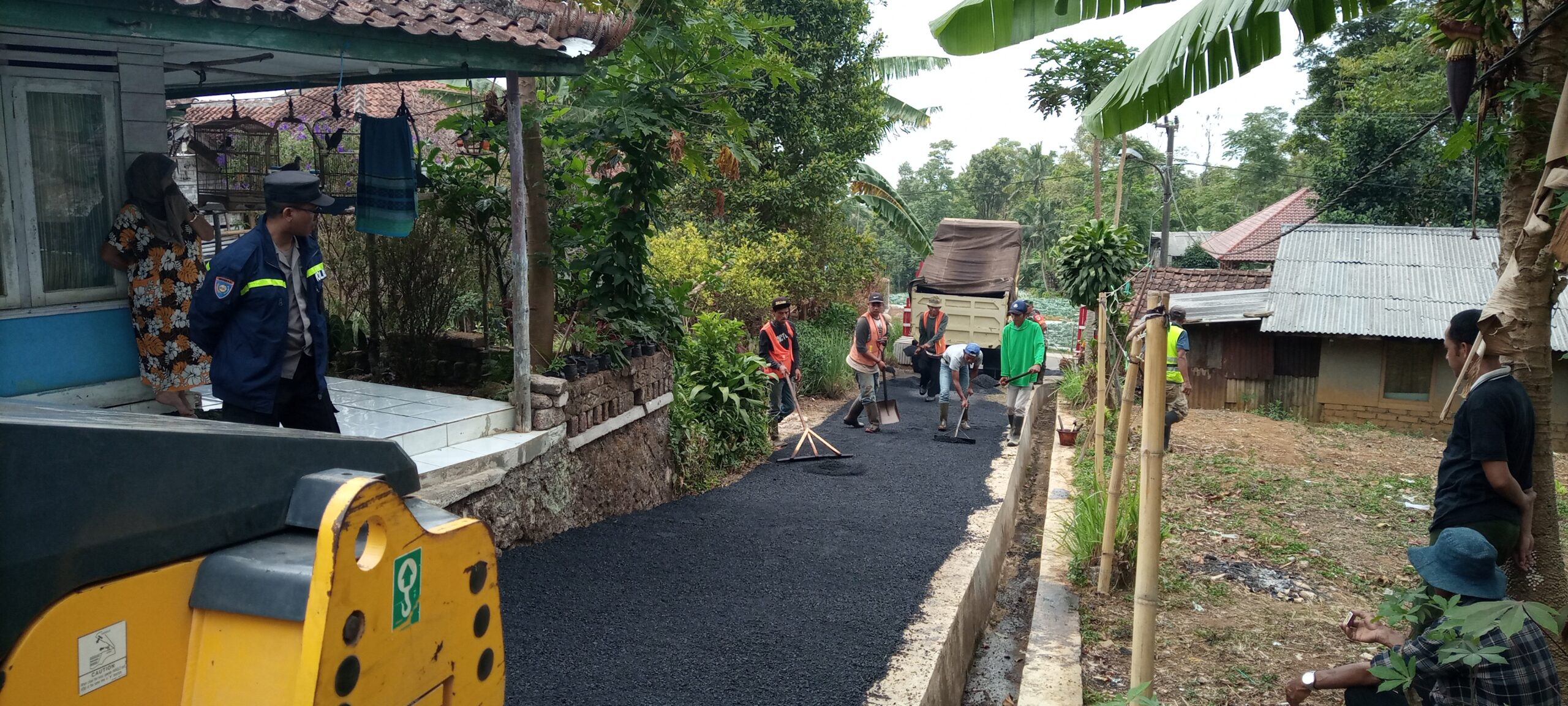 Serentak Pembangunan Jalan Di Tiga Titik,Di Wilayah Desa Cipancar Kec.Serangpanjang Subang