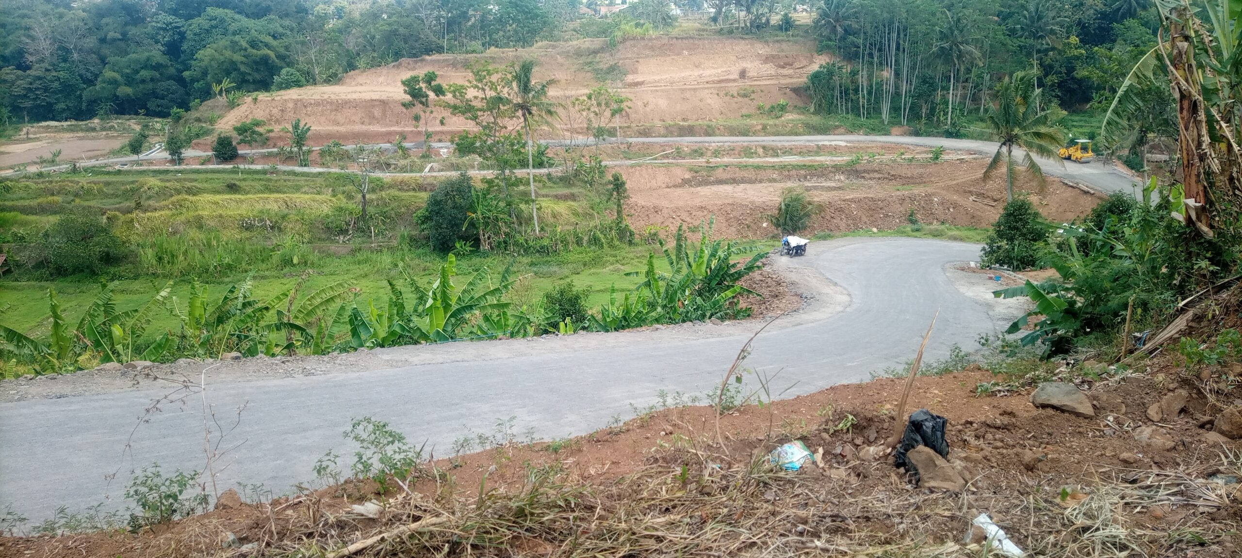 Pembangunan Jalan Baru Di Tanah Pribadi Bupati Subang,Masyarakat:Duit Pribadi Apa Anggaran Pemerintah?