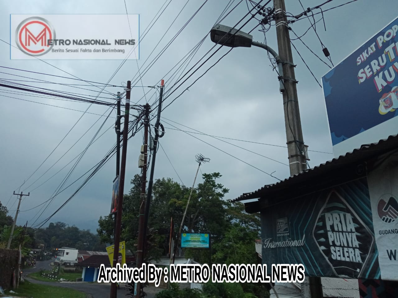 Masyarakat Kampung Ciwahang Desa Dayeuhkolot Mengeluhkan Padamnya Lampu Penerangan Jalan Umum,Meminta Dishub Dan PLN Subang Segera Memperbaiki