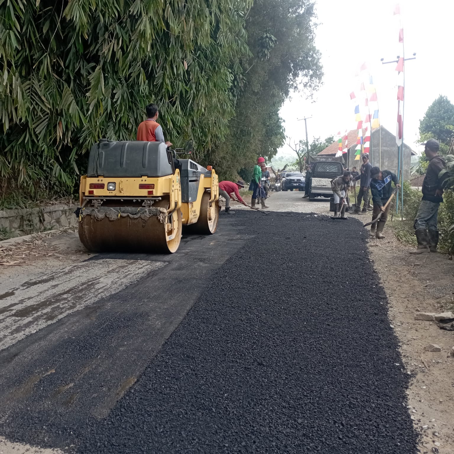 DPUTR Melalui Dinas Marga Akhirnya Kerjakan Perbaikan Jalan desa Nangewer